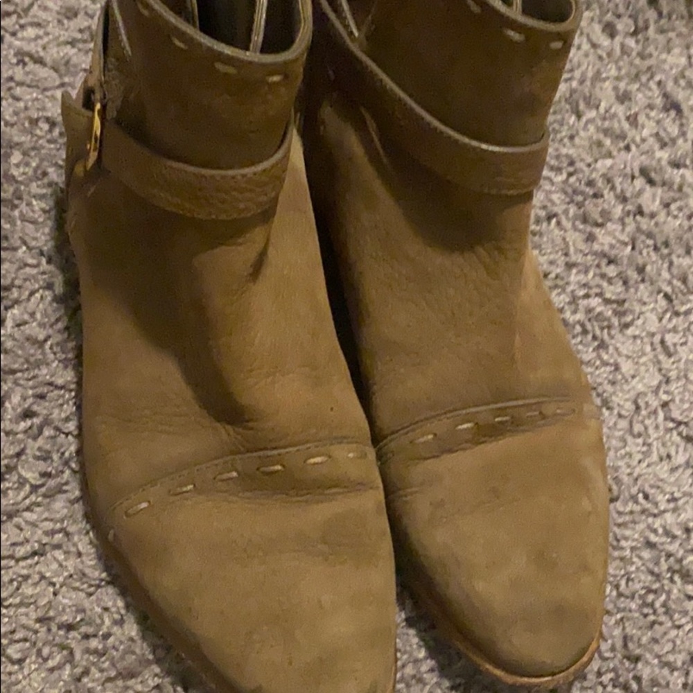 Louis Vuitton Ankle Boots - Picture 2 of 2